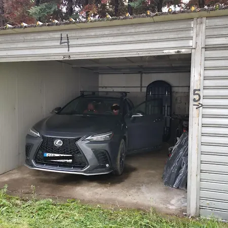 公寓 Vaclav With Garage